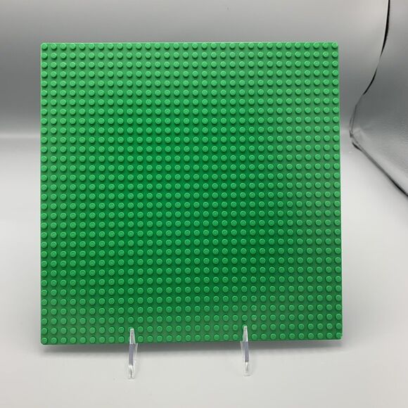 Vintage LEGO Green Building Platform Square Base Plate 32 x 32 10 in x 10 in - Picture 1 of 4